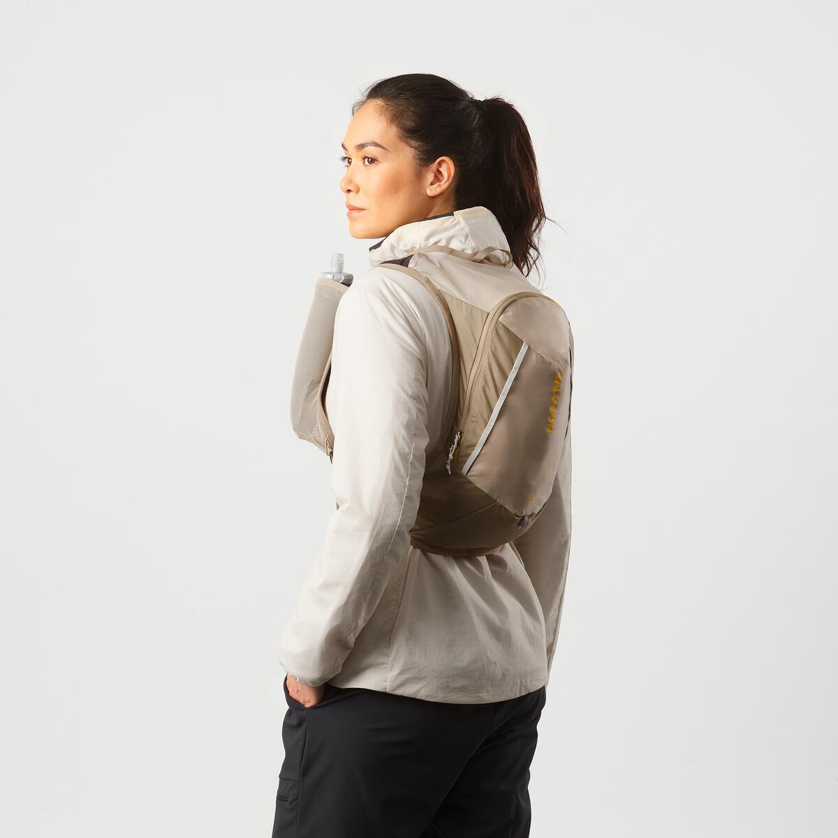 Salomon Cross 8 Beige, detalle lateral